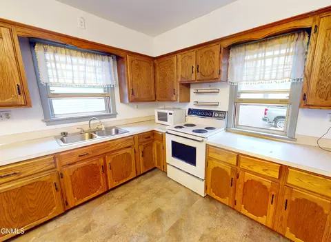 Kitchen - 315 2nd St E, Napoleon, ND 58561 photo 2 of 4