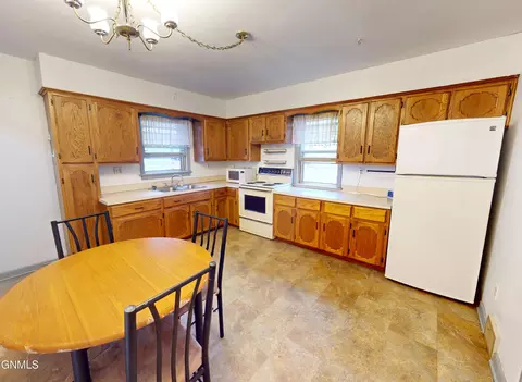 Kitchen - 315 2nd St E, Napoleon, ND 58561 photo 4 of 4