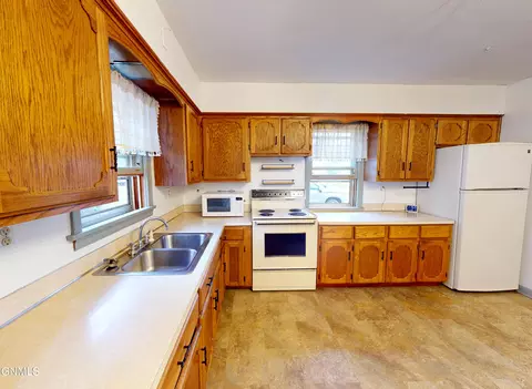 Kitchen - 315 2nd St E, Napoleon, ND 58561 photo 1 of 4