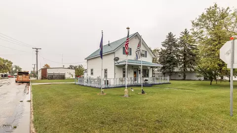 122 Burleigh Rd, Wilton, ND 58579
