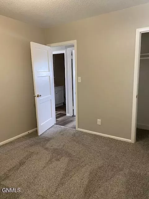227 10th Ave E, Dickinson, ND 58601 photo 41
