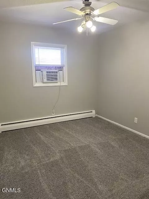 227 10th Ave E, Dickinson, ND 58601 photo 43