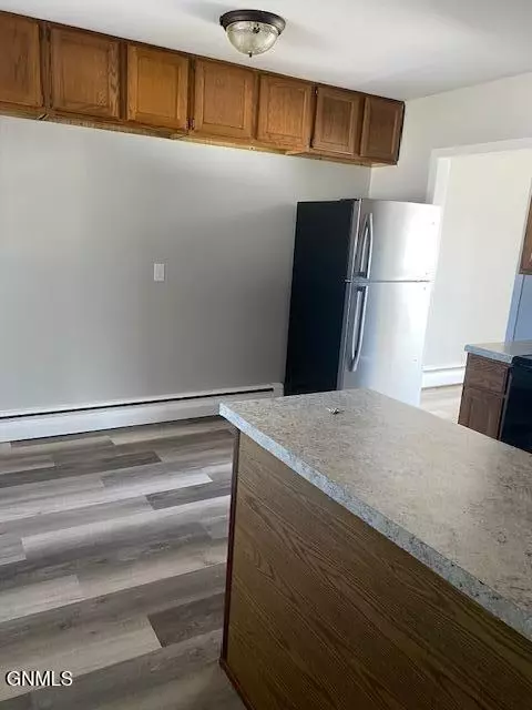 227 10th Ave E, Dickinson, ND 58601 photo 48