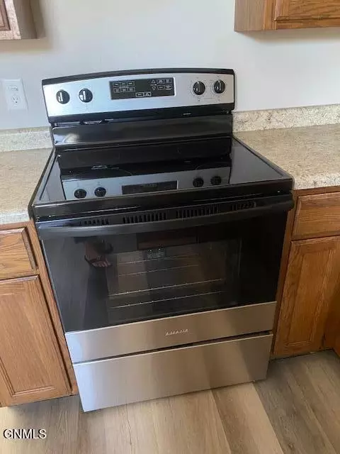 227 10th Ave E, Dickinson, ND 58601 photo 46