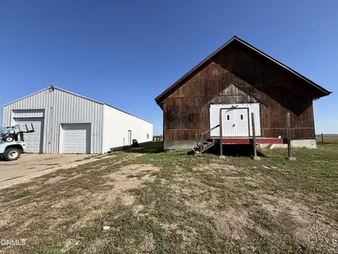 600 12th Ave NE, Beulah, ND 58523