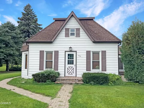 125 Platt Ave NE, Sykeston, ND 58486