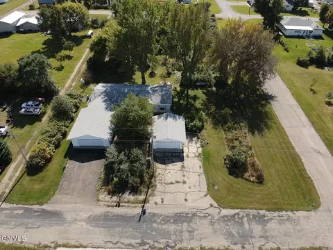 601 B Ave E, Napoleon, ND 58561
