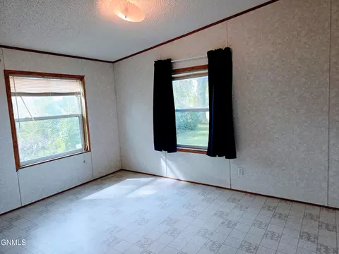 601 B Ave E, Napoleon, ND 58561 photo 12
