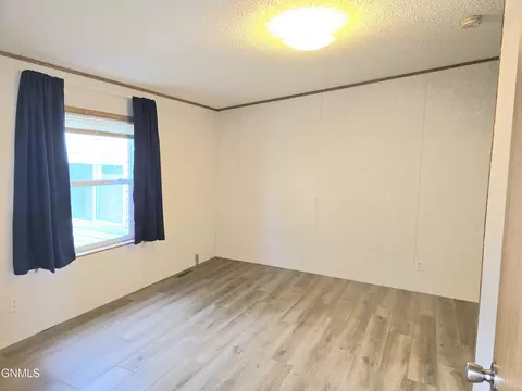 601 B Ave E, Napoleon, ND 58561 photo 7
