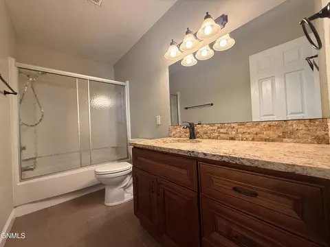 Bath - 1825 28th St W, Williston, ND 58801 photo 1 of 6
