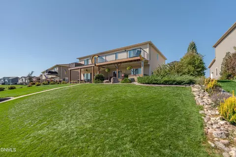 Exterior - 2008 Marina Rd SE, Mandan, ND 58554 photo 12 of 19