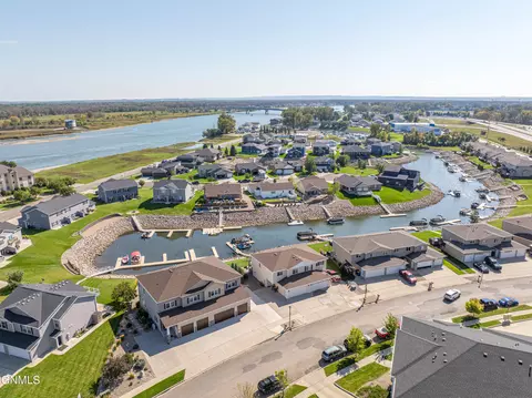 View/Area - 2008 Marina Rd SE, Mandan, ND 58554 photo 17 of 18