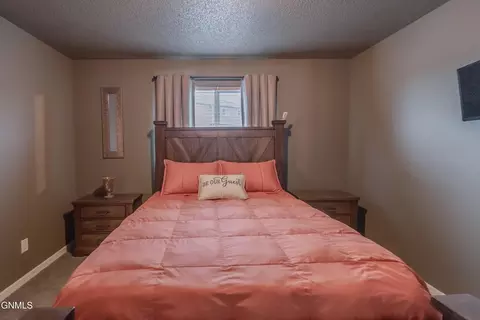 Bedroom - 2008 Marina Rd SE, Mandan, ND 58554 photo 5 of 8