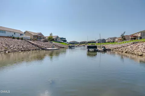 View/Area - 2008 Marina Rd SE, Mandan, ND 58554 photo 4 of 18