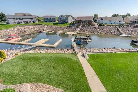 View/Area - 2008 Marina Rd SE, Mandan, ND 58554 photo 2 of 18