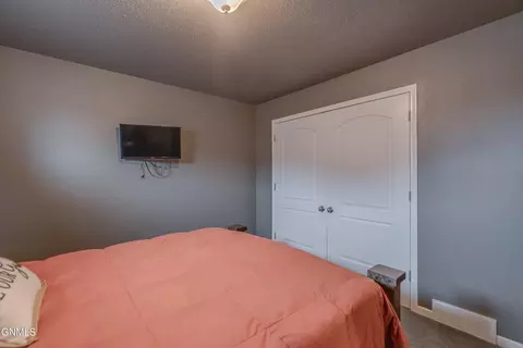 Bedroom - 2008 Marina Rd SE, Mandan, ND 58554 photo 6 of 8
