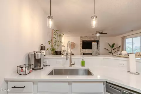 Kitchen - 2008 Marina Rd SE, Mandan, ND 58554 photo 11 of 11