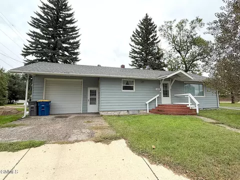 103 1st St NW, Lamoure, ND 58458