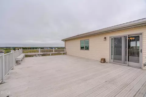 Exterior - 7750 Spruce Pl, Bismarck, ND 58504 photo 10 of 19