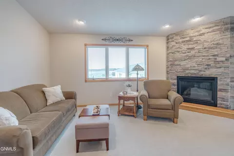Living - 7750 Spruce Pl, Bismarck, ND 58504 photo 2 of 4