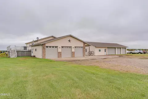 Exterior - 7750 Spruce Pl, Bismarck, ND 58504 photo 14 of 19
