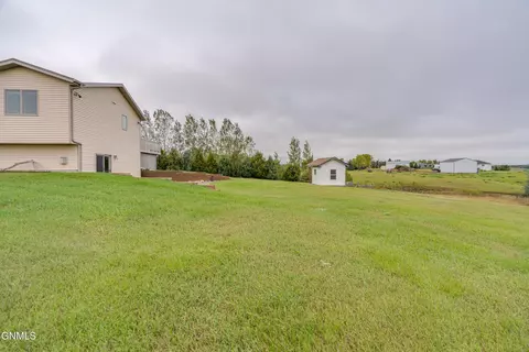 Exterior - 7750 Spruce Pl, Bismarck, ND 58504 photo 8 of 19