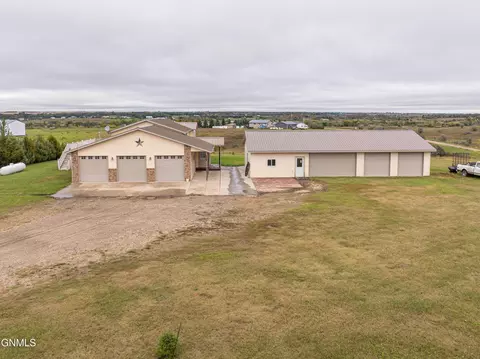 7750 Spruce Pl, Bismarck, ND 58504