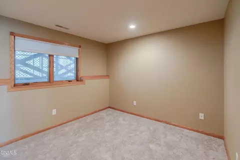 Bedroom - 7750 Spruce Pl, Bismarck, ND 58504 photo 5 of 6