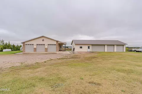 Exterior - 7750 Spruce Pl, Bismarck, ND 58504 photo 13 of 19