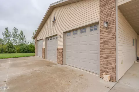 Other - 7750 Spruce Pl, Bismarck, ND 58504 photo 29 of 38