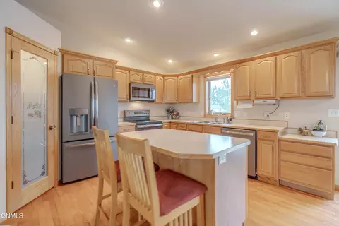 Kitchen - 7750 Spruce Pl, Bismarck, ND 58504 photo 3 of 6