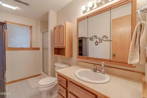Bath - 7750 Spruce Pl, Bismarck, ND 58504 photo 6 of 9