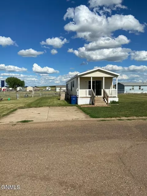 1467 4 Ave SE, Dickinson, ND 58601