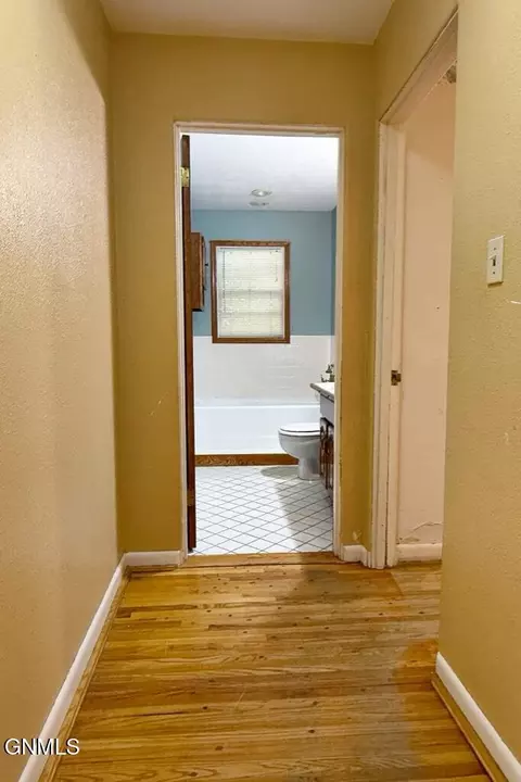 911 4th Ave E, Williston, ND 58801 photo 9