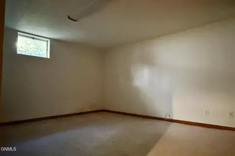 911 4th Ave E, Williston, ND 58801 photo 38