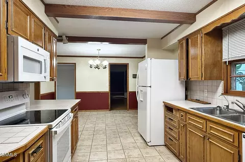 911 4th Ave E, Williston, ND 58801 photo 22