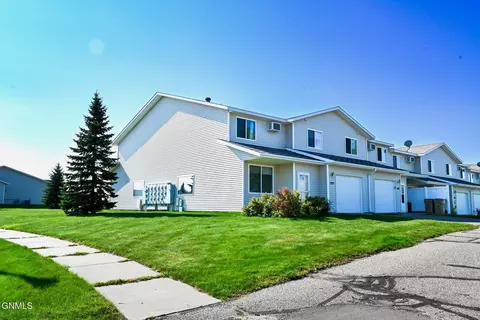 2055 14th St NW, Minot, ND 58703