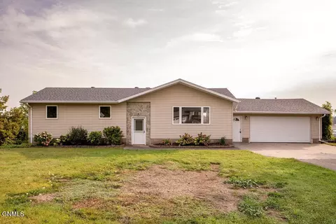 4084 4th Ave NW, Jamestown, ND 58401