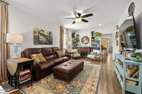 707 5th Ave W, Williston, ND 58801 photo 5