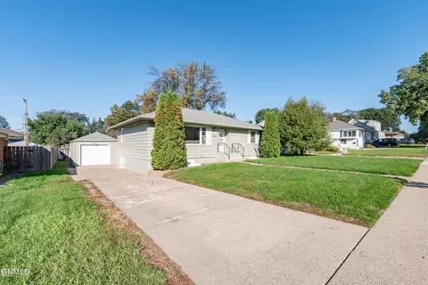 1202 4th St N, Bismarck, ND 58501 photo 17