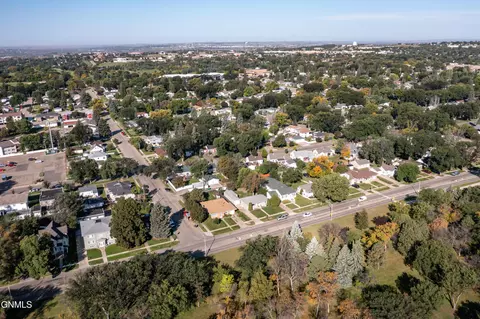 1202 4th St N, Bismarck, ND 58501 photo 9