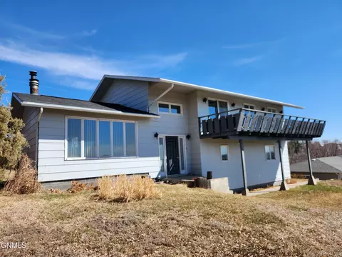 306 5th Ave, Washburn, ND 58577