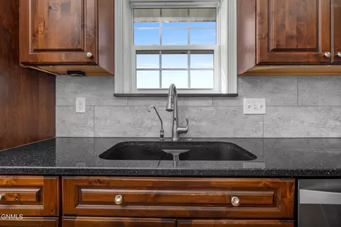 Kitchen - 14006 Prairie Ln, Williston, ND 58801 photo 3 of 5