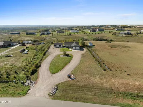 View/Area - 14006 Prairie Ln, Williston, ND 58801 photo 4 of 10