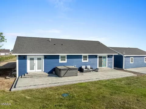 Exterior - 14006 Prairie Ln, Williston, ND 58801 photo 7 of 8
