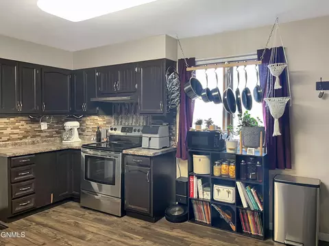 Kitchen - 1718 4th St W, Williston, ND 58801 photo 2 of 5