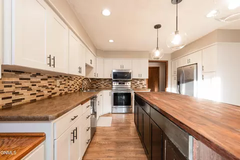 1227 Pocatello Dr, Bismarck, ND 58504 photo 9