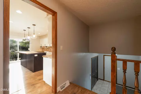 1227 Pocatello Dr, Bismarck, ND 58504 photo 7