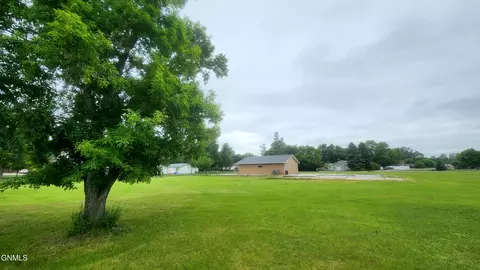 8900 Willow Rd N, Mandan, ND 58554 photo 27