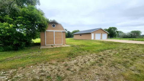 8900 Willow Rd N, Mandan, ND 58554 photo 15